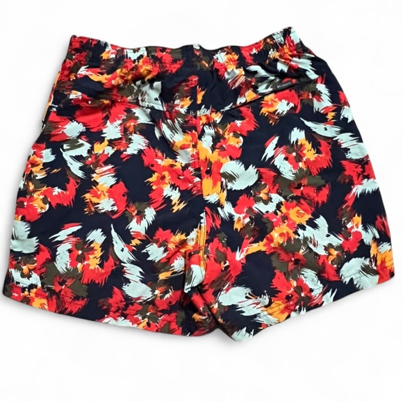 Columbia Women's Pleasant Creek Shorts with a multicolor floral print - M - Picture 6 of 11